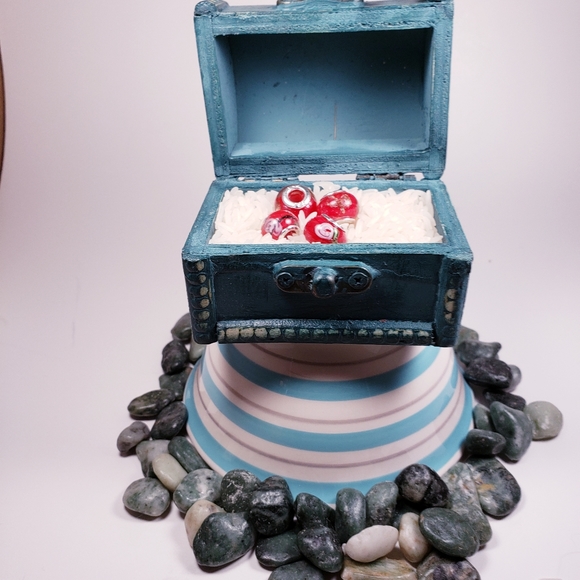 Charms - Picture 2 of 3